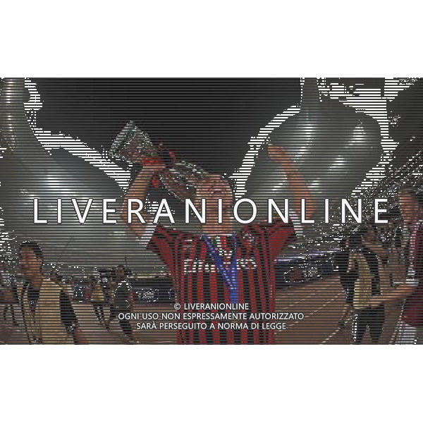 Supercoppa TIM Cup 2011 Milan-Inter Pechino (Cina) - 06.08.2011 Milan-Inter Nella Foto:ibrahimovic con la coppa /Ph.Vitez-Ag. Aldo Liverani