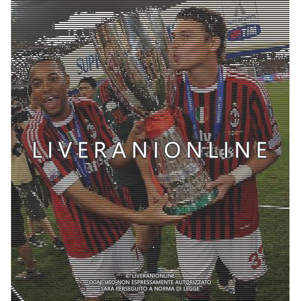 Supercoppa TIM Cup 2011 Milan-Inter Pechino (Cina) - 06.08.2011 Milan-Inter Nella Foto:thiago silva e robinho con la coppa /Ph.Vitez-Ag. Aldo Liverani