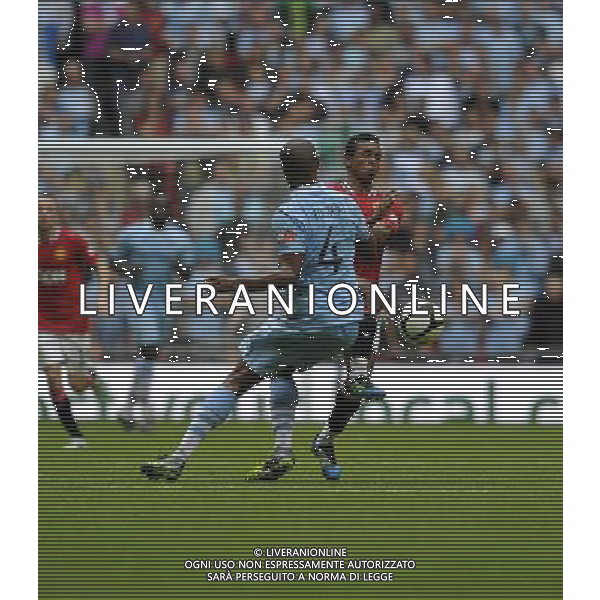 ©© Sean Ryan /IPS/© Sean Ryan /IPS/MAXPPP - 07/08/2011 ; London ; UK - Nani of Manchester United beats Vincent Kompany of Manchester City to the ball and goes on to score the winner..Manchester City v Manchester United.FA Community Shield.Wembley Stadium, London, .7/08/11 .Photo by Sean Ryan.Mobile 07971 400939 .(IPS PHOTO AGENCY) - 21 Delisle road - London SE28 0JD- tel: 020 88 55 1 008 - ******************* UK OUT *******************