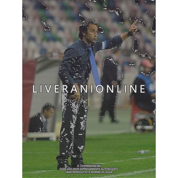 20110807: AVEIRO, PORTUGAL - FC Porto vs Vitoria Guimaraes: Portuguese Supoercup 20112012. In Picture: Vitor Pereira (Porto coach). PHOTO: Luis Arnaldo/CITYFILES PORTUGALIA SUPERPUCHAR PORTUGALII PILKA NOZNA FOT. CITYFILES/NEWSPIX.PL PORTUGAL,BRAZIL,SPAIN,GERMANY,FRANCE,UK OUT !!! --- Newspix.pl