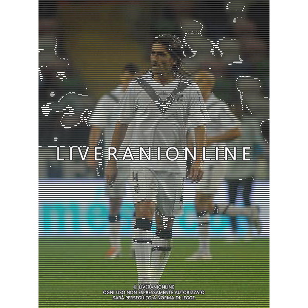 20110807: AVEIRO, PORTUGAL - FC Porto vs Vitoria Guimaraes: Portuguese Supoercup 20112012. In Picture: Pedro Mendes (Guimaraes). PHOTO: Luis Arnaldo/CITYFILES PORTUGALIA SUPERPUCHAR PORTUGALII PILKA NOZNA FOT. CITYFILES/NEWSPIX.PL PORTUGAL,BRAZIL,SPAIN,GERMANY,FRANCE,UK OUT !!! --- Newspix.pl