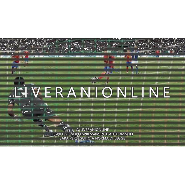 Amichevole Internazionale Bari - 10.08.2011 Italia-Spagna Nella Foto:xabi alonso gol /Ph.Vitez-Ag. Aldo Liverani