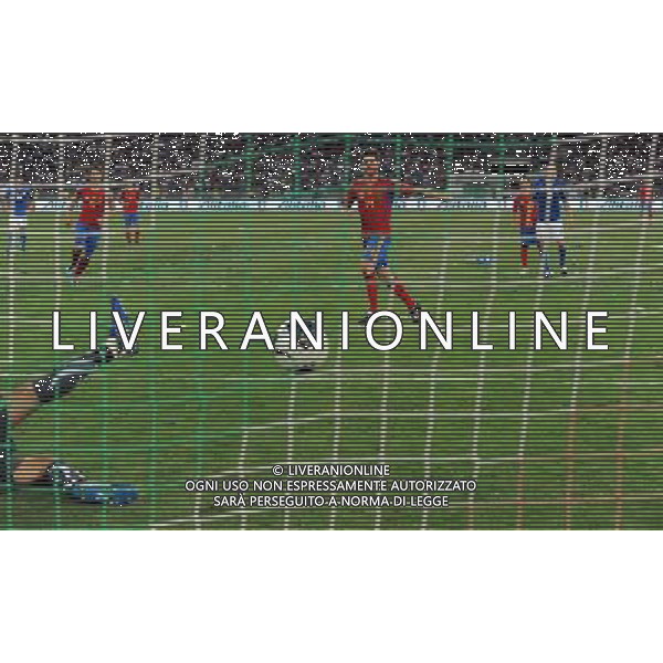 Amichevole Internazionale Bari - 10.08.2011 Italia-Spagna Nella Foto:xabi alonso gol /Ph.Vitez-Ag. Aldo Liverani