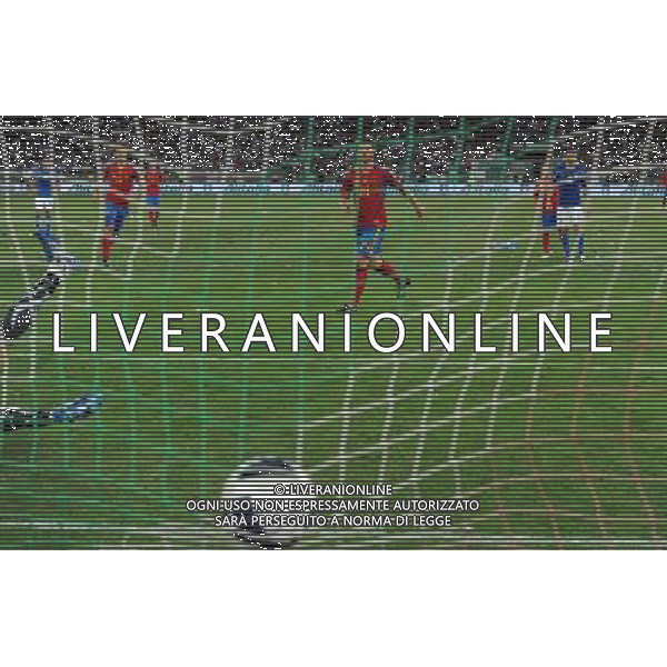 Amichevole Internazionale Bari - 10.08.2011 Italia-Spagna Nella Foto:xabi alonso gol /Ph.Vitez-Ag. Aldo Liverani