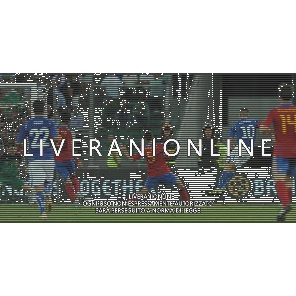 Amichevole Internazionale Bari - 10.08.2011 Italia-Spagna Nella Foto:occasione cassano parata da casillas /Ph.Vitez-Ag. Aldo Liverani