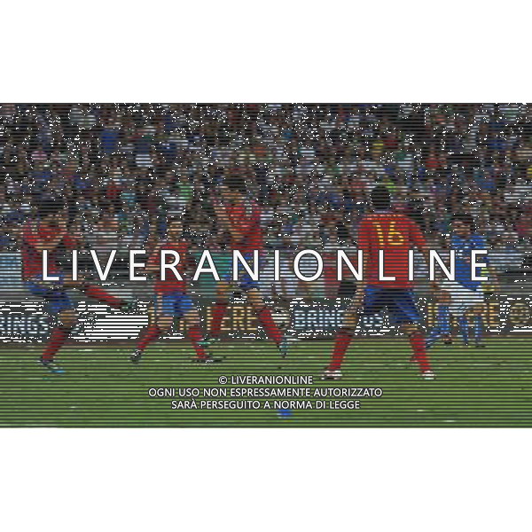 Amichevole Internazionale Bari - 10.08.2011 Italia-Spagna Nella Foto:aquilani gol /Ph.Vitez-Ag. Aldo Liverani