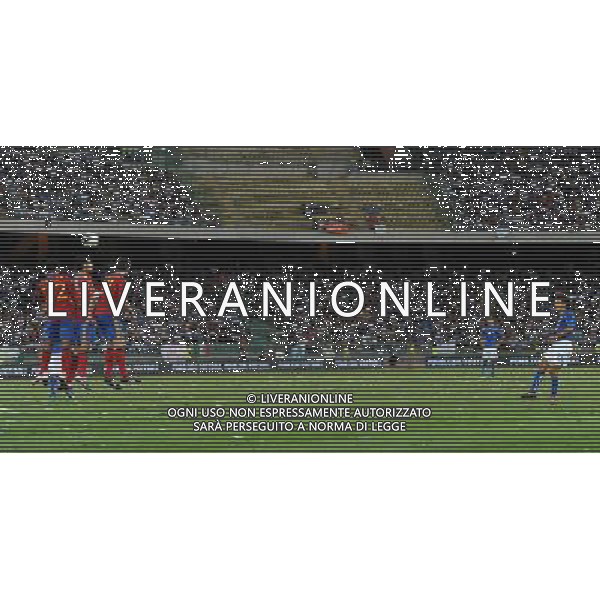 Amichevole Internazionale Bari - 10.08.2011 Italia-Spagna Nella Foto:occasione pirlo su punizione /Ph.Vitez-Ag. Aldo Liverani