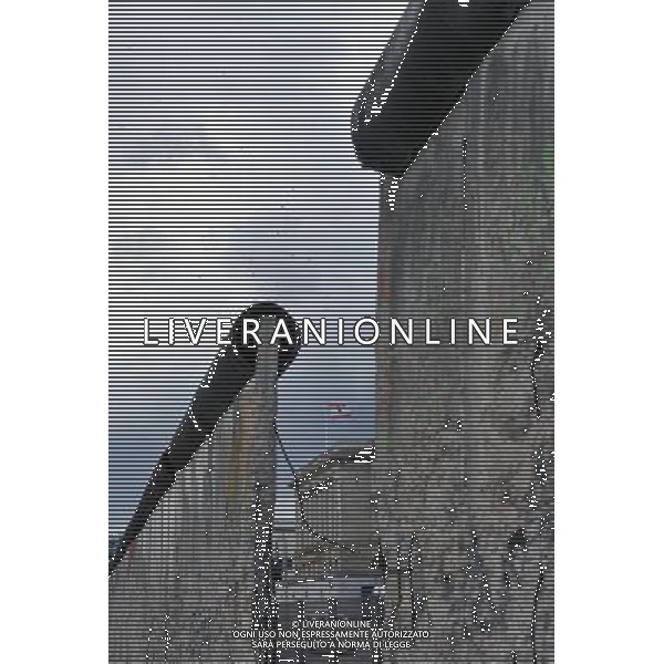 (110810) -- BERLIN, August 10, 2011 () -- Berlin city\'s flag is seen through a breach on remains of the Berlin Wall, central of Berlin, capital of Germany on August 8, 2011. Berlin is marking the 50th anniversary of the Berlin Wall, which started building on August 13, 1961. (/Ma Ning)