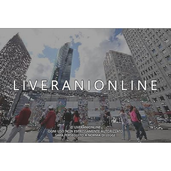 (110810) -- BERLIN, August 10, 2011 () -- People watch an exhibition of the Berlin Wall at Potsdamer Platz in Berlin, capital of Germany on August 8, 2011. Berlin is marking the 50th anniversary of the Berlin Wall, which started building on August 13, 1961. (/Ma Ning)