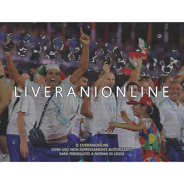 (110812)SHENZHEN, Aug. 12, 2011 Members of Italy\'s delegation enter the site during the opening ceremony of the 26th Summer Universiade in Shenzhen, a city of south China\'s Guangdong Province, on Aug. 12, 2011. (/Guo Yong)(kh)