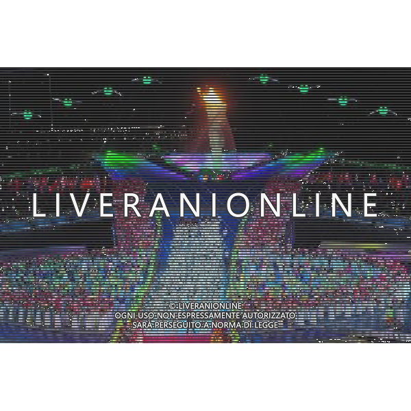 (110812) -- SHENZHEN, Aug. 12, 2011 () -- The main cauldron is lightened during the opening ceremony of the 26th Summer Universiade in Shenzhen, a city of south China\'s Guangdong Province, on Aug. 12, 2011. (/Wang Song)(kh)