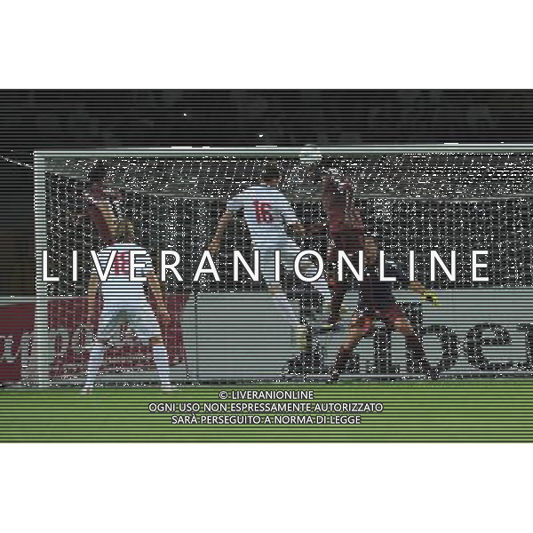 Coppa Italia - TIM Cup 2011-2012 Torino 13-08-2011 Torino - Lumezzane nella foto: Ebagua in fase difensiva su un calcio d\'angolo avversario foto Roberto Garavaglia - ag. Aldo Liverani sas
