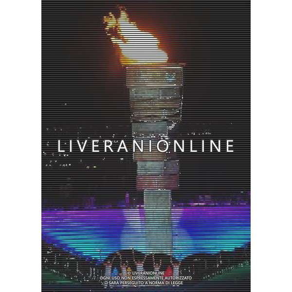 (110812) -- SHENZHEN, Aug. 12, 2011 () -- The main cauldron is lightened during the opening ceremony of the 26th Summer Universiade in Shenzhen, a city of south China\'s Guangdong Province, on Aug. 12, 2011. (/Wang Song)(kh)