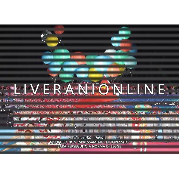 (110812) -- SHENZHEN, Aug. 12, 2011 () -- Members of China\'s delegation enter the site during the opening ceremony of the 26th Summer Universiade in Shenzhen, a city of south China\'s Guangdong Province, on Aug. 12, 2011. (/Liu Dawei)(wx)