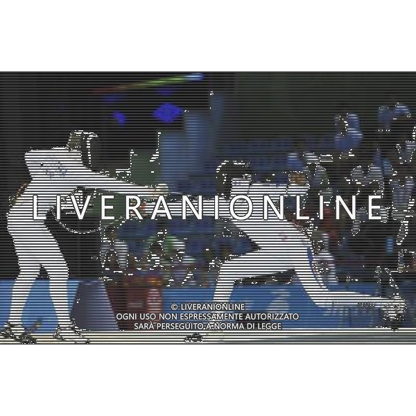 (110813) -- SHENZHEN, Aug. 13, 2011 () -- Lauren Rembi (R) of France competes during the women\'s epee individual gold medal match against Olena Kryvytska of Ukraine at the 26th Summer Universiade in Shenzhen, a city of south China\'s Guangdong Province, Aug. 13, 2011. Lauren Rembi won 15-14 to win the gold. (/Wang Haofei)(lm)