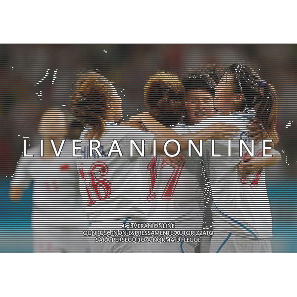 (110813) -- SHENZHEN, Aug. 13, 2011 () -- Wang Shanshan (2nd R) of China celebrates a goal with her teammates during the group A women\'s football match against Canada at the 26th Summer Universiade in Shenzhen, a city of south China\'s Guangdong Province, Aug. 13, 2011. China won 1-0. (/Liao Yujie)(lm)