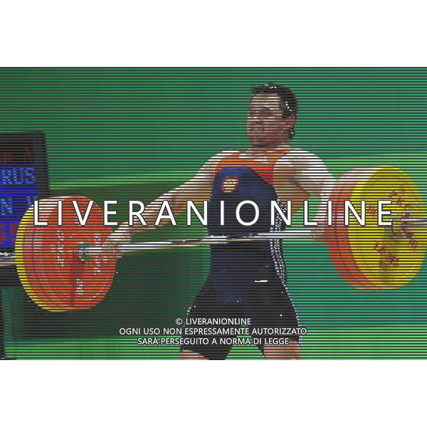 (110815) -- SHENZHEN, Aug. 15, 2011 () -- Lastukhin Viacheslav of Russia competes during the men\'s 77kg weightlifting final at the 26th Summer Universiade in Shenzhen, a city of south China\'s Guangdong Province, Aug. 15, 2011. Lastukhin Viacheslav won the silver medal of the event with 332kg. (/Wang Song) (kh)