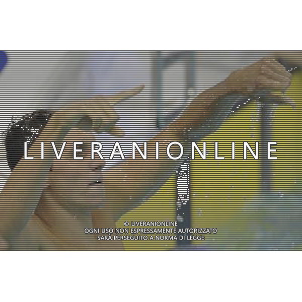 (110815) -- SHENZHEN, Aug. 15, 2011 () -- Michael Klueh of the United States celebrates after winning the men\'s 800m freetyle final of swimming at the 26th Summer Universiade in Shenzhen, a city of south China\'s Guangdong Province, Aug. 15, 2011. Klueh claimed the gold of the event with a time of 7 minutes 52.31 seconds. (/Liang Xu)