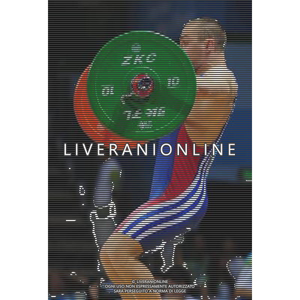 (110815) -- SHENZHEN, Aug. 15, 2011 () -- Tkac Richard of Slovenia competes during the men\'s 77kg weightlifting final at the 26th Summer Universiade in Shenzhen, a city of south China\'s Guangdong Province, Aug. 15, 2011. Tkac Richard ranked the 4th with a total of 330kg. (/Wang Song) (kh)