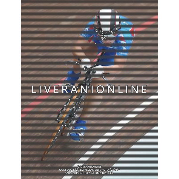(110816) -- SHENZHEN, Aug. 16, 2011 () -- Victoria Baranova of Russia competes during women\'s 500m time trial final of cycling track at the 26th Summer Universiade in Shenzhen, a city of south China\'s Guangdong Province, Aug. 16, 2011. Victoria Baranova took the bronze medal with 34.996 seconds. (/Li Ga)
