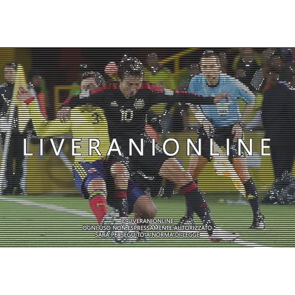 (110814) -- CARTAGENA, Aug. 14, 2011 () -- Colombia\'s Pedro Franco (L) vies for the ball with Erick Torres (C) of Mexico during their quarterfinals at the U-20 World Championship in Cartagena, Colombia, on Aug. 13, 2011. (/Str) (rc)