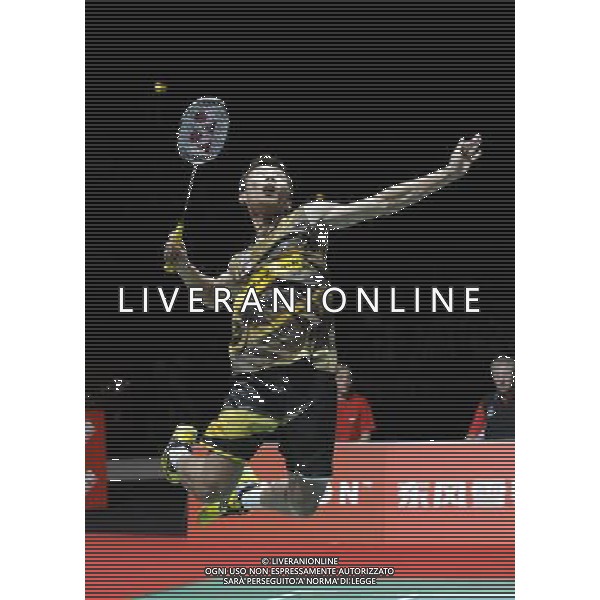 LONDON, Aug. 14, 2011 Malaysia\'s Lee Chong Wei returns a shot to China\'s Lin Dan during the final of men\'s singles in 2011 Badminton World Championships at Wembley Arena, London, Britain, Aug. 14, 2011. Lee lost 1 2. (/Zeng Yi)(kh)