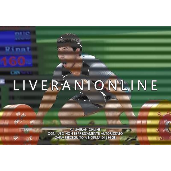 (110816) -- SHENZHEN, Aug. 16, 2011 () -- Kiree Rinat of Russia competes during the men\'s 85kg weightlifting competition at the 26th Summer Universiade in Shenzhen, a city of south China\'s Guangdong Province, Aug. 16, 2011. Kiree Rinat claimed the gold medal of the event with a total of 365kg. (/Wang Song)