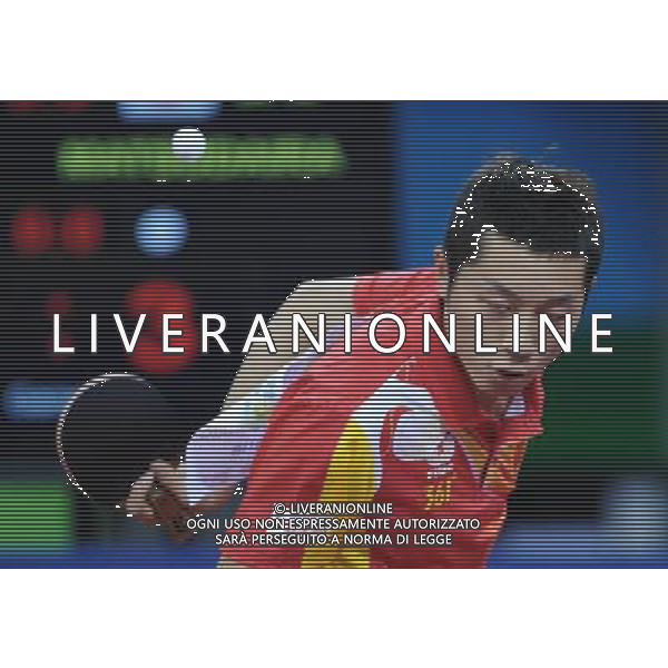 (110816) -- SHENZHEN, Aug. 16, 2011 () -- China\'s Xu Xin returns the ball during the men\'s team final of table tennis event against Japan\'s Kenji Matsudaira at the 26th Summer Universiade, in Shenzhen, a city of south China\'s Guangdong Province, Aug. 16, 2011. Xu won 3-0. China won 3-1 and got the Gold medal. (/Yang Shiyao)(bxf)