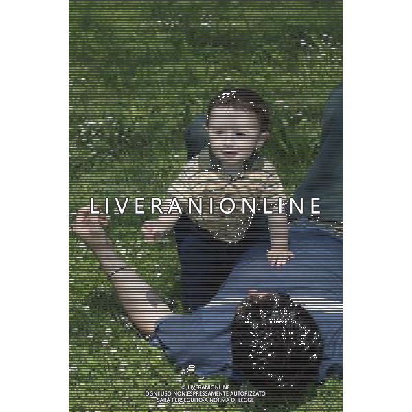 brescia 2003 padre e figlio che giocano foto ag. aldo liverani-venezia