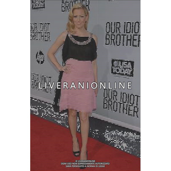 Elizabeth Banks Photo by Gilbert Flores \'Our Idiot Brother\' - Los Angeles Premiere at the ArcLight Cinemas Cinerama Dome August 16, 2011 - Hollywood, California