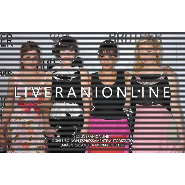 Kathryn Hahn, Zooey Deschanel, Rashida Jones and Elizabeth Banks Photo by Gilbert Flores \'Our Idiot Brother\' - Los Angeles Premiere at the ArcLight Cinemas Cinerama Dome August 16, 2011 - Hollywood, California