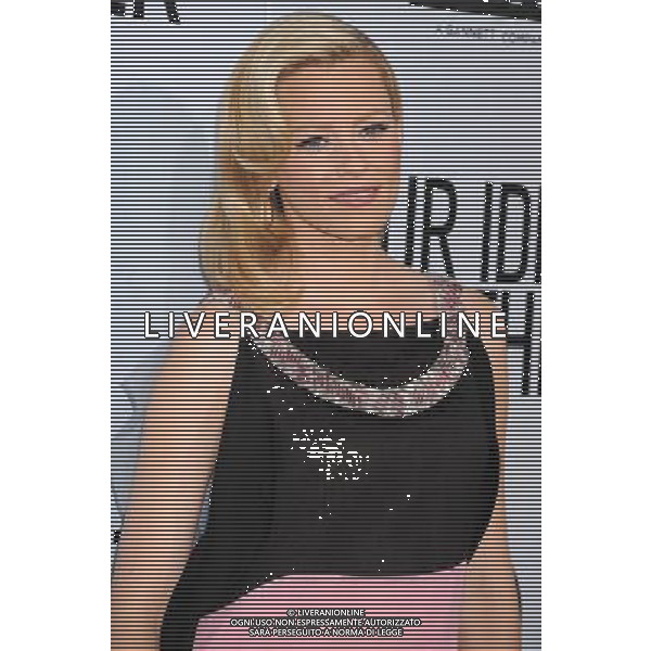 HOLLYWOOD, CA - AUGUST 16: Elizabeth Banks attends the Los Angeles premiere of \'Our Idiot Brother\' at ArcLight Hollywood on August 16, 2011 in Hollywood, California.