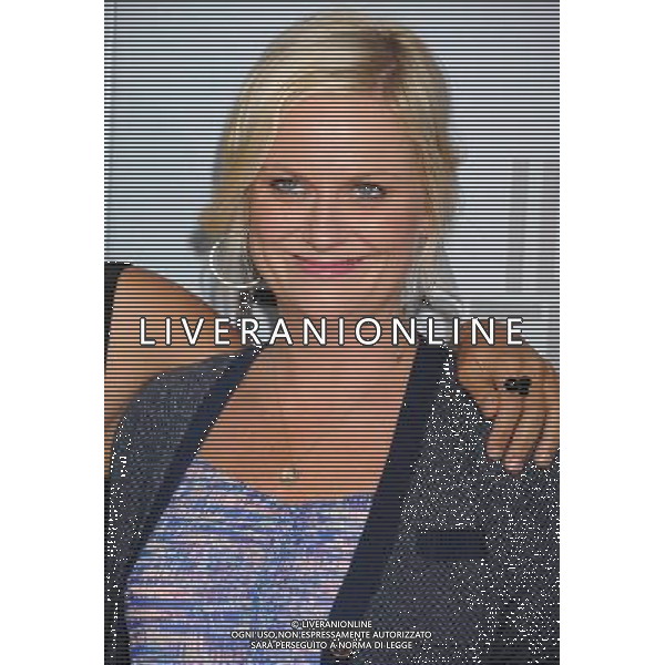 HOLLYWOOD, CA - AUGUST 16: Amy Poehler attends the Los Angeles premiere of \'Our Idiot Brother\' at ArcLight Hollywood on August 16, 2011 in Hollywood, California.