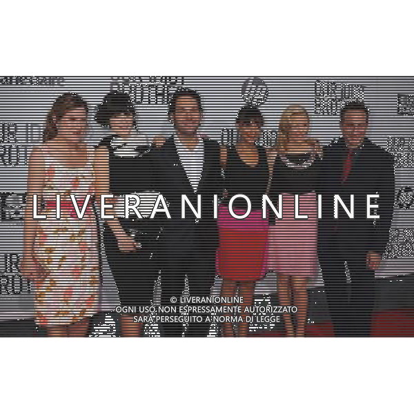 HOLLYWOOD, CA - AUGUST 16: Kathryn Hahn, Zooey Deschanel, Paul Rudd, Rashida Jones, Elizabeth Banks, Jesse Peretz attend the Los Angeles premiere of \'Our Idiot Brother\' at ArcLight Hollywood on August 16, 2011 in Hollywood, California.