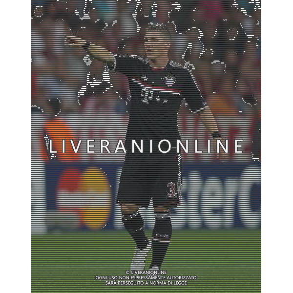 firo Fußball,Fussball, 17.08..2011 Uefa Champions League Saison 2011/2012 Qualifikation, Quali, CL, Hinspiel FC Bayern München, Muenchen, FCB , FC Zürich, Zuerich, FCZ, 2 : 0, ganze Figur, Gestik, Bastian Schweinsteiger, Bayern, $worldrightsEs gelten unsere AGB, einsehbar auf www.firosportphoto.de copyright by firo sportphoto: Pfefferackerstr. 2a  45894 G e l s e n k i r c h e n www.firosportphoto.de mail@firosportphoto.de (V o l k s b a n k B o c h u m - W i t t e n ) BLZ.: 430 601 29 Kt. Nr.: 341 117 100 Tel:  0209 - 9304402 Fax:  0209 - 9304443