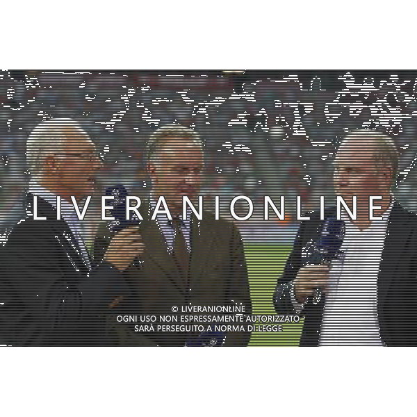 firo Fußball,Fussball, 17.08..2011 Uefa Champions League Saison 2011/2012 Qualifikation, Quali, CL, Hinspiel FC Bayern München, Muenchen, FCB , FC Zürich, Zuerich, FCZ, 2 : 0, halbe Figur, Franz Beckenbauer, Karl Heinz Rummenigge und Uli Hoeness, Hoeneß, BAyern $worldrightsEs gelten unsere AGB, einsehbar auf www.firosportphoto.de copyright by firo sportphoto: Pfefferackerstr. 2a  45894 G e l s e n k i r c h e n www.firosportphoto.de mail@firosportphoto.de (V o l k s b a n k B o c h u m - W i t t e n ) BLZ.: 430 601 29 Kt. Nr.: 341 117 100 Tel:  0209 - 9304402 Fax:  0209 - 9304443