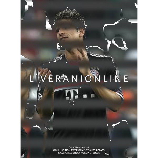 firo Fußball,Fussball, 17.08..2011 Uefa Champions League Saison 2011/2012 Qualifikation, Quali, CL, Hinspiel FC Bayern München, Muenchen, FCB , FC Zürich, Zuerich, FCZ, 2 : 0 halbe Figur, Gestik, Abschlußjubel, Mario Gomez, Bayern, $worldrightsEs gelten unsere AGB, einsehbar auf www.firosportphoto.de copyright by firo sportphoto: Pfefferackerstr. 2a  45894 G e l s e n k i r c h e n www.firosportphoto.de mail@firosportphoto.de (V o l k s b a n k B o c h u m - W i t t e n ) BLZ.: 430 601 29 Kt. Nr.: 341 117 100 Tel:  0209 - 9304402 Fax:  0209 - 9304443