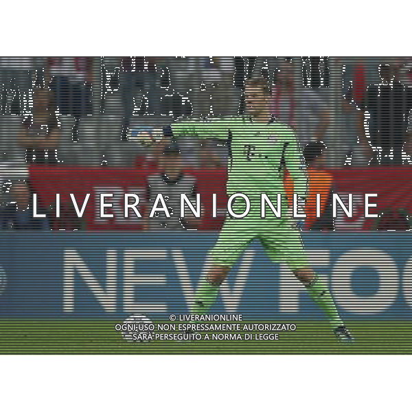 firo Fußball,Fussball, 17.08..2011 Uefa Champions League Saison 2011/2012 Qualifikation, Quali, CL, Hinspiel FC Bayern München, Muenchen, FCB , FC Zürich, Zuerich, FCZ, 2 : 0, ganze Figur, Gestik, Manuel Neuer, Bayern, $worldrightsEs gelten unsere AGB, einsehbar auf www.firosportphoto.de copyright by firo sportphoto: Pfefferackerstr. 2a  45894 G e l s e n k i r c h e n www.firosportphoto.de mail@firosportphoto.de (V o l k s b a n k B o c h u m - W i t t e n ) BLZ.: 430 601 29 Kt. Nr.: 341 117 100 Tel:  0209 - 9304402 Fax:  0209 - 9304443
