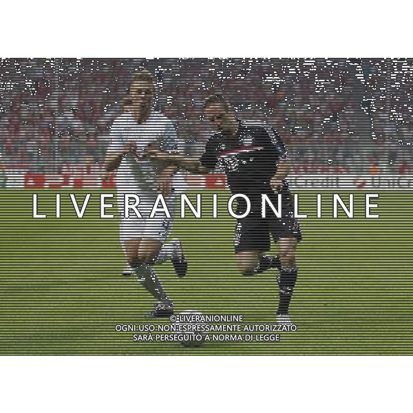 firo Fußball,Fussball, 17.08..2011 Uefa Champions League Saison 2011/2012 Qualifikation, Quali, CL, Hinspiel FC Bayern München, Muenchen, FCB , FC Zürich, Zuerich, FCZ, 2 : 0, Zweikampf, Raphael Koch, FCZ, rechts, Franck Ribery, Bayern, $worldrightsEs gelten unsere AGB, einsehbar auf www.firosportphoto.de copyright by firo sportphoto: Pfefferackerstr. 2a  45894 G e l s e n k i r c h e n www.firosportphoto.de mail@firosportphoto.de (V o l k s b a n k B o c h u m - W i t t e n ) BLZ.: 430 601 29 Kt. Nr.: 341 117 100 Tel:  0209 - 9304402 Fax:  0209 - 9304443