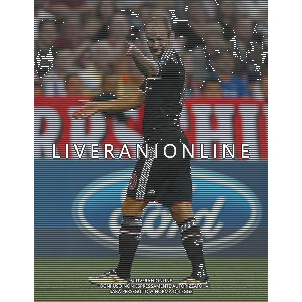 firo Fußball,Fussball, 17.08..2011 Uefa Champions League Saison 2011/2012 Qualifikation, Quali, CL, Hinspiel FC Bayern München, Muenchen, FCB , FC Zürich, Zuerich, FCZ, 2 : 0, ganze Figur, Gestik, Arjen Robben, Bayern, $worldrightsEs gelten unsere AGB, einsehbar auf www.firosportphoto.de copyright by firo sportphoto: Pfefferackerstr. 2a  45894 G e l s e n k i r c h e n www.firosportphoto.de mail@firosportphoto.de (V o l k s b a n k B o c h u m - W i t t e n ) BLZ.: 430 601 29 Kt. Nr.: 341 117 100 Tel:  0209 - 9304402 Fax:  0209 - 9304443
