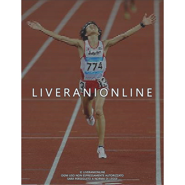(110817) -- SHENZHEN, Aug. 17, 2011 () -- Osako Suguru of Japan celebrates during the final of the men\'s 10,000m of athletics at the 26th Summer Universiade in Shenzhen, a city of south China\'s Guangdong Province Aug. 17, 2011. Osako Suguru claimed the title with 28:42.83. (/Lin Yiguang)(wll)