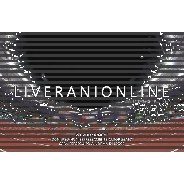 (110817) -- SHENZHEN, Aug. 17, 2011 () -- Runners compete during the final of the men\'s 10,000m of athletics at the 26th Summer Universiade in Shenzhen, a city of south China\'s Guangdong Province Aug. 17, 2011. (/Li Ming)(wll)