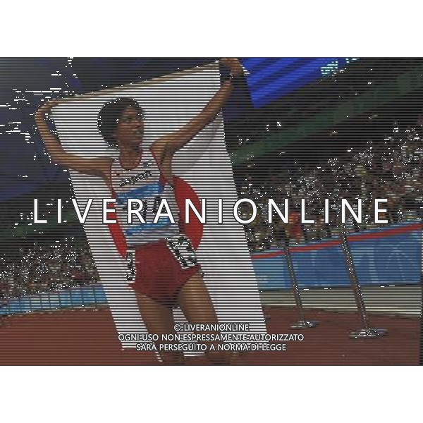 (110817) -- SHENZHEN, Aug. 17, 2011 () -- Osako Suguru of Japan celebrates after the final of the men\'s 10,000m of athletics at the 26th Summer Universiade in Shenzhen, a city of south China\'s Guangdong Province Aug. 17, 2011. Osako Suguru claimed the title with 28:42.83. (/Gong Lei)(wll)