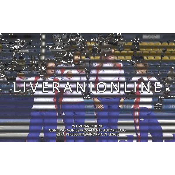 (110817) -- SHENZHEN, Aug. 17, 2011 () -- Bronze medalists team France celebrate on the podium during the awarding ceremony for the women\'s foil team of fencing at the 26th Summer Universiade in Shenzhen, a city of south China\'s Guangdong Province Aug. 17, 2011. (/Wang Haofei)(wll)