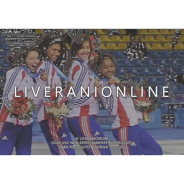 (110817) -- SHENZHEN, Aug. 17, 2011 () -- Bronze medalists team France celebrate on the podium during the awarding ceremony for the women\'s foil team of fencing at the 26th Summer Universiade in Shenzhen, a city of south China\'s Guangdong Province Aug. 17, 2011. (/Wang Haofei)(wll)