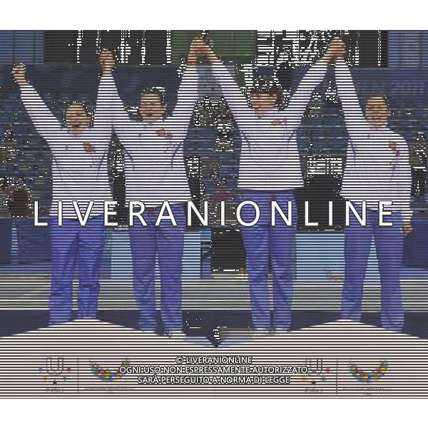 (110817) -- SHENZHEN, Aug. 17, 2011 () -- Gold medalistas Team Russia celebrate on the podium during the awarding ceremony for the women\'s foil team of fencing at the 26th Summer Universiade in Shenzhen, a city of south China\'s Guangdong Province Aug. 17, 2011. (/Wang Haofei)(wll)