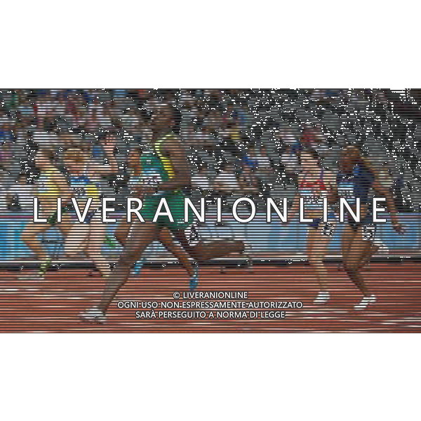 (110817) -- SHENZHEN, Aug. 17, 2011 () -- Carrie Russell (front) of Jamaica sprints during the final of the women\'s 100m of athletics at the 26th Summer Universiade in Shenzhen, a city of south China\'s Guangdong Province Aug. 17, 2011. Carrie Russell claimed the title with 11.05 seconds. (/Li Ming)(wll)