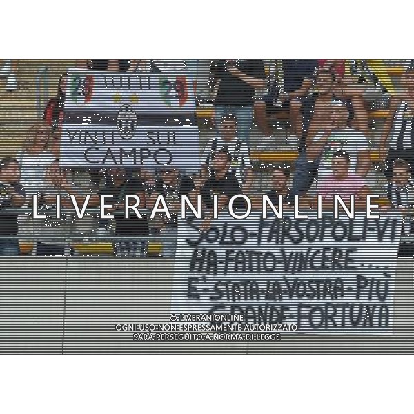 Trofeo TIM 2011 Bari - 18.08.2011 Inter-Milan-Juventus Nella Foto:striscioni /Ph.Vitez-Ag. Aldo Liverani