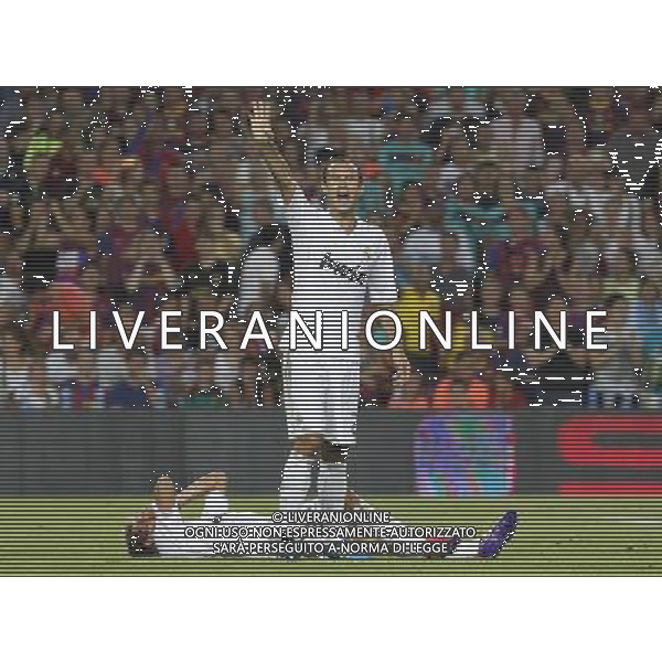 Real Madrid\'s Ricardo Carvalho (f) and Fabio Coentrao injured during Spanish Supercup 2nd match.August 17,2011. Photo: Acero / Alter / ALFAQUI Photo: Acero / Alter / ALFAQUI