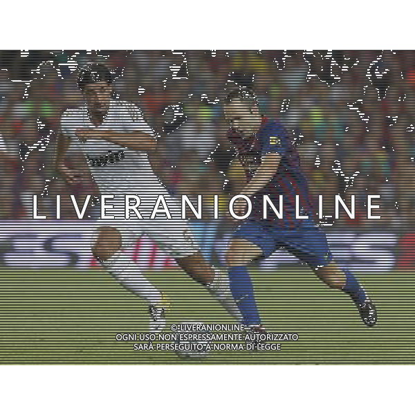 FC Barcelona\'s Andres Iniesta (r) and Real Madrid\'s Sami Khedira during Spanish Supercup 2nd match.August 17,2011. Photo: Acero / Alter / ALFAQUI Photo: Acero / Alter / ALFAQUI